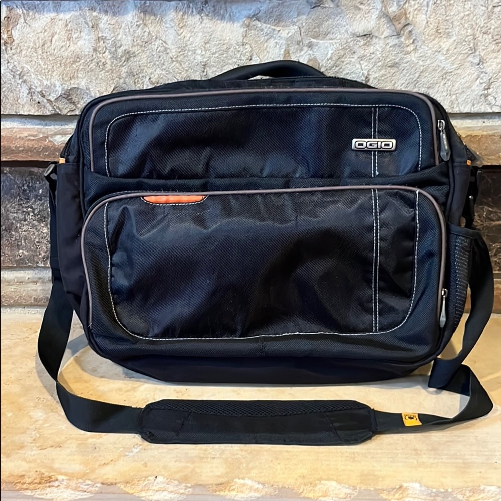 Ogio Black Travel Messenger Laptop Bag